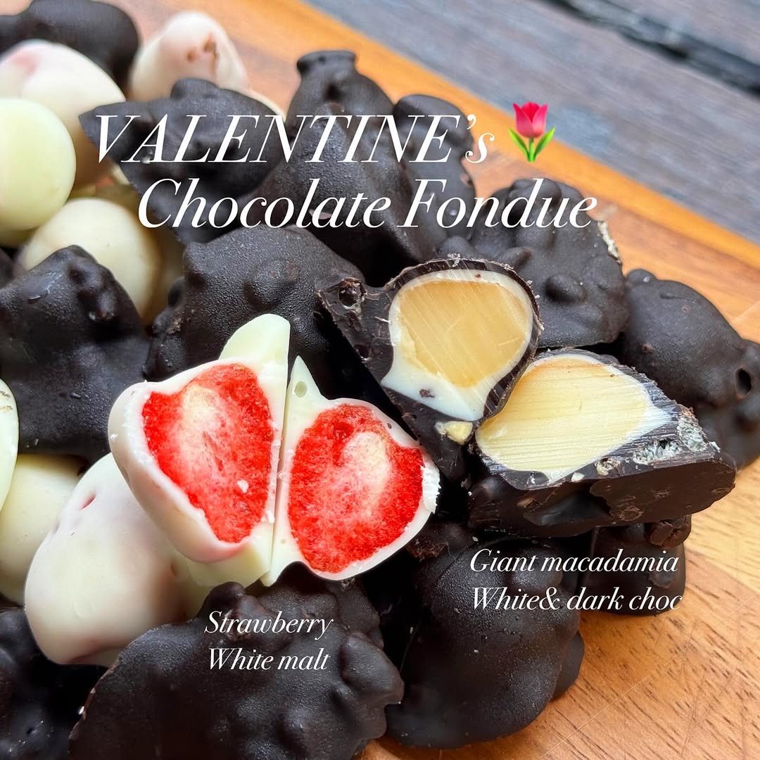 Peko | Macadamia & Strawberry Chocolate