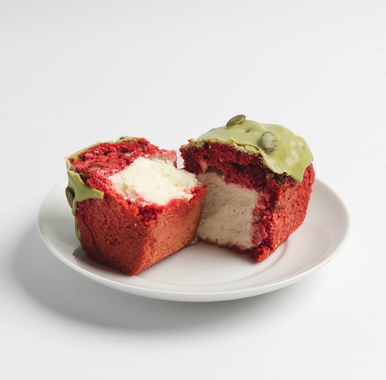Peko | Lucky in loaf - Red Velvet Cream Cheese