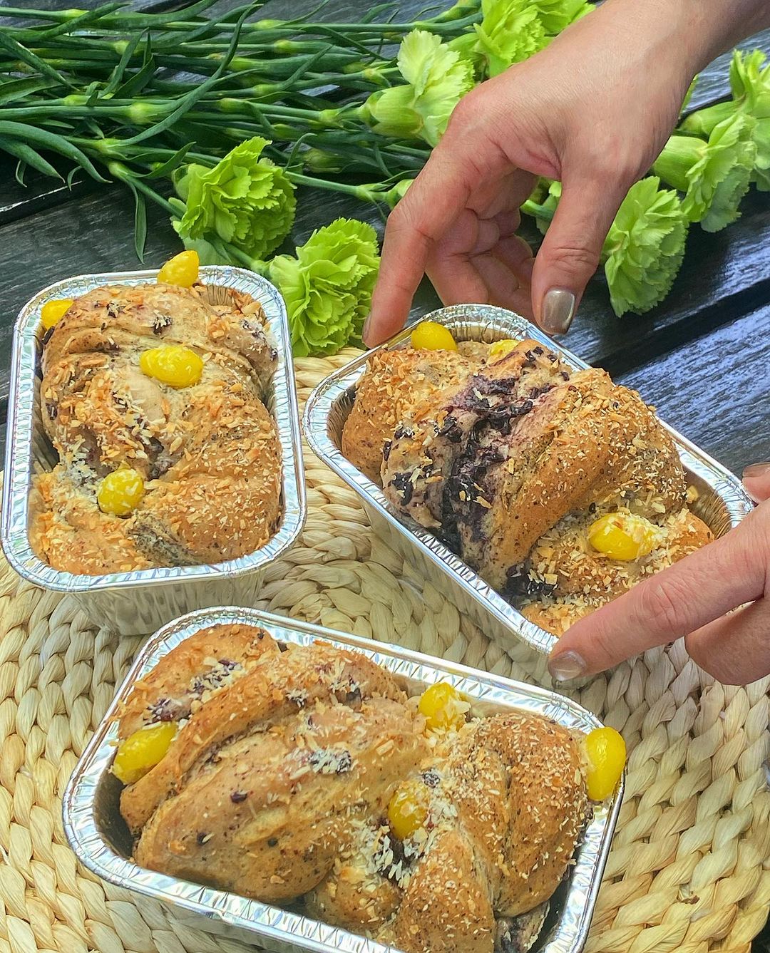 Just Pretz ｜ Ginkgo Taro Taro Black Glutinous Rice Roll Bun